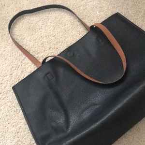 Large reversible tank and black tote